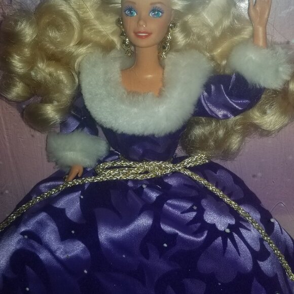 1993 Winter Royal Barbie NIB - Picture 8 of 9